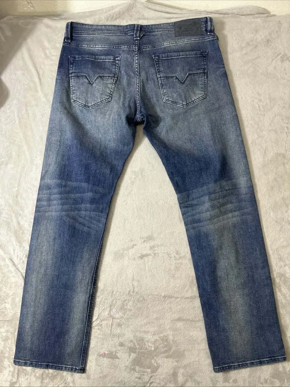 Diesel Larkee Men’s Jeans 36x32 Regular Straight Leg Blue Wash Denim NWT